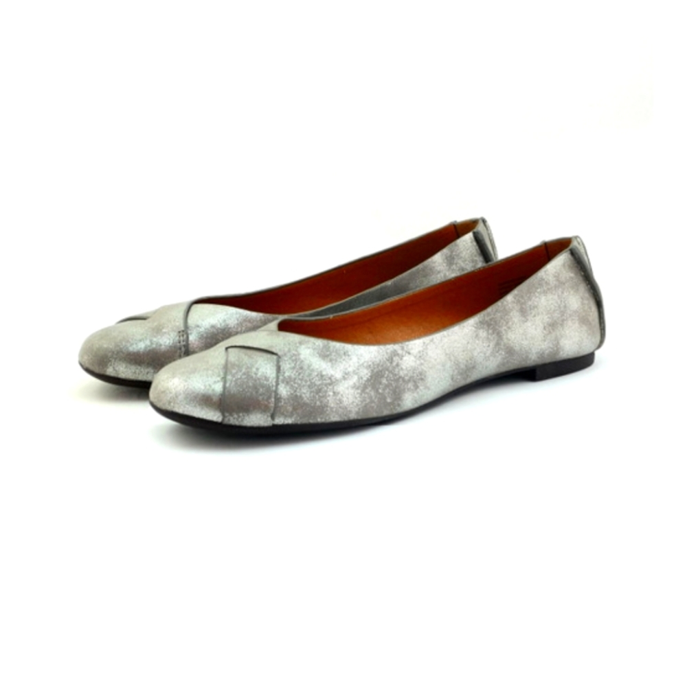 NEW in box BC Footwear Pewter Petite Vegan
